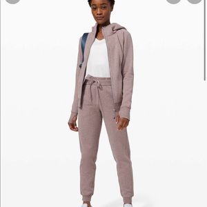 Lululemon scuba jogger in heathered violet verbena 4